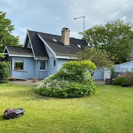 Charmerende Aeldre Sommerhus Taet Pa Strand Og City *