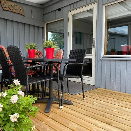 Charmerende Aeldre Sommerhus Taet Pa Strand Og City Holiday home Risskov