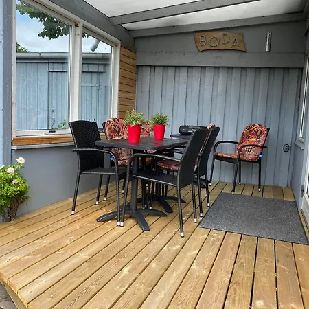 Charmerende Aeldre Sommerhus Taet Pa Strand Og City Holiday home
