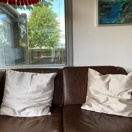 Charmerende Aeldre Sommerhus Taet Pa Strand Og City * Risskov